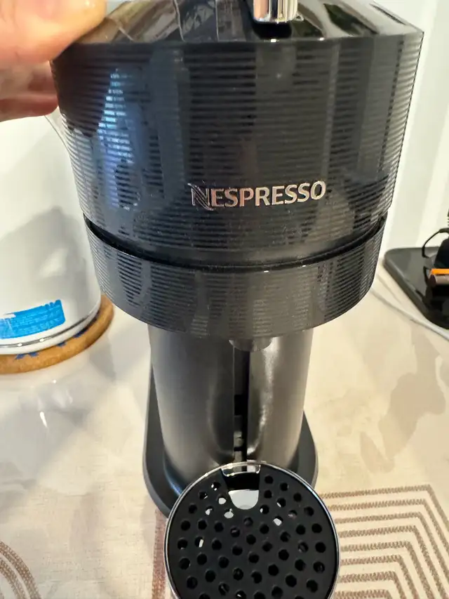 Nespresso Vertuo Next Premium Coffee Espresso Machine Breville in Coffee Makers in City of Toronto - Image 2