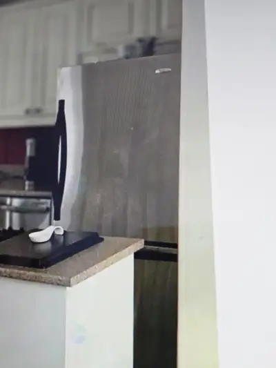 Refrigerateur Frigidaire LG impeccable, View more