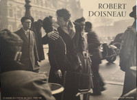 ROBERT DOISNEAU PRINT TITLED "BAISER DE L'HOTEL DE VILLE, PARIS 
