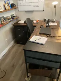 Nice L Desk & Chair 