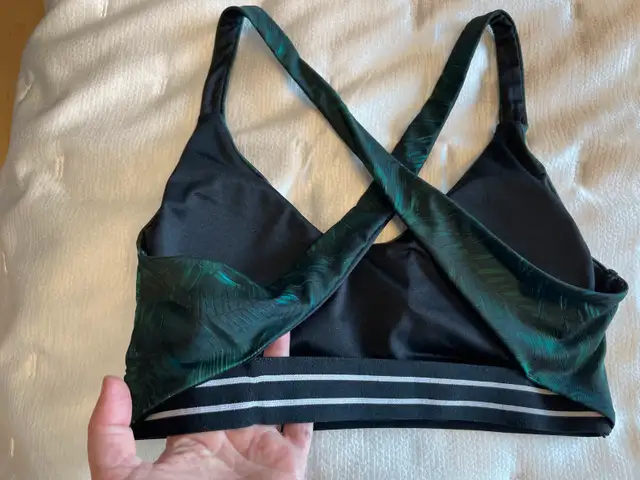 Haut bikini tropical Gr S/M - Lebourgneuf in Women's - Tops & Outerwear in Québec City - Image 5
