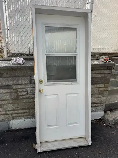 Porte extérieure avec cadre , View more