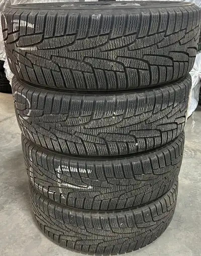 Off a Kia Soul Size: 215/55R17 Center Bore / Hub Bore: 67.1 mm Bolt Pattern (PCD): 5x114.3 Tire Dept...