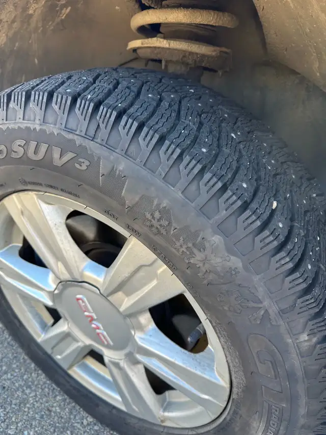 2015 GMC Terrain AWD 2.4L New Studded Winter Tires 63871251636995124
