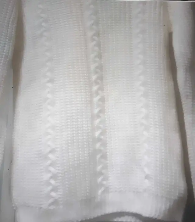 100%  Handmade White Sweater in Women's - Tops & Outerwear in Mississauga / Peel Region - Image 3