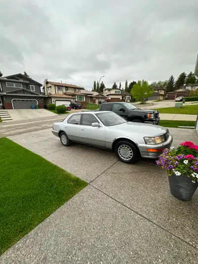 This Lexus is a great car. The 400's are very trouble free. This Lexus is known for being a reliable...