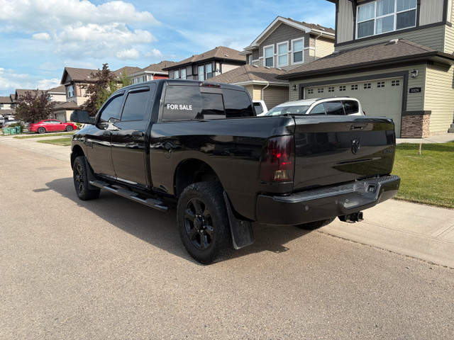 2017 Ram 3500 SLT 4x4 Crew Cab Short Box 6.7L Cummins Diesel in Cars & Trucks in St. Albert - Image 2