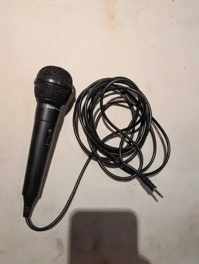 Record crisp audio with this used Audio-Technica microphone, perfect for vocals or instruments with...