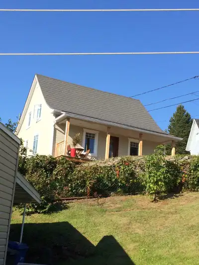Située à Rivière du moulin avec vue sur le Saguenay, incluant deux chambres uniquement et 2 salles d...