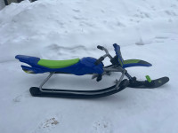 Snow racer sled with handles and skies for 5-8 years old