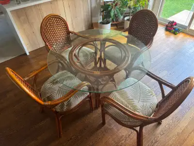 Rattan Dining Set-amazing condition , View more