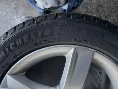 4 NEW tiles (driven less than 2 months) for sale - 225/50 R17 (tires ONLY) MICHELIN X-Ice Snow Winte...