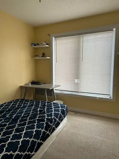 Room for rent in Kanata