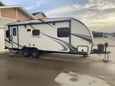 2018 Sonic 231VRL coffee colour. Bought brand new at Minards in Weyburn. Very light camper, and unde...