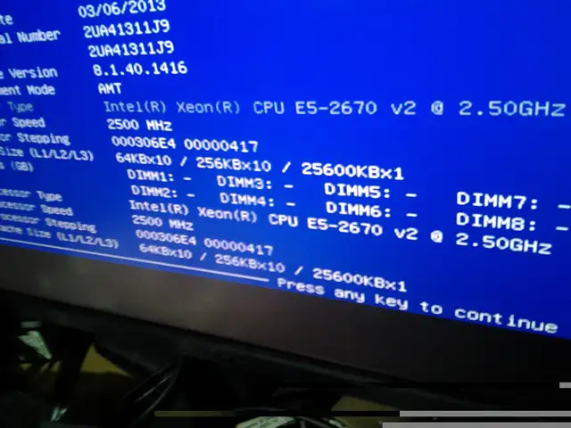 hp z620 2x e5-2670 v2  20 physical cores 40 logical cores 128 gi in Other in City of Montréal - Image 3