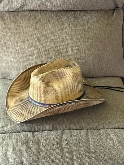 Selling a Cowboy Hat Men,s size 58 7 1/4 only worn once like new first come first serve no holds $50...