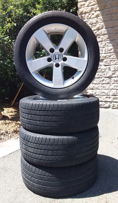 2004-2016 Honda Civic OEM Aluminum Wheel Size : 16-in x 6.5-in, 5x lug x 114.3-mm bolt pattern Cente...