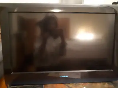 Tv  28 pouces, View more