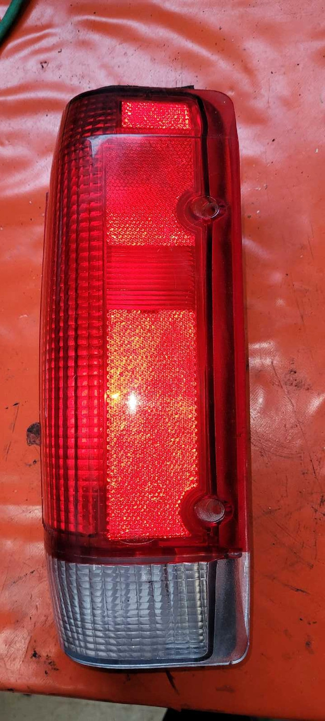 1992 Ford F150  right rear taillight in Other in Brantford - Image 2