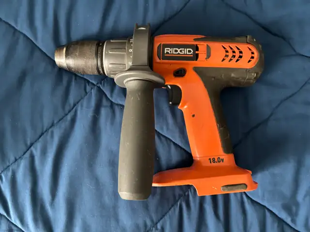 Ridgid Drill with 2 batteries and charger. in Power Tools in London - Image 4