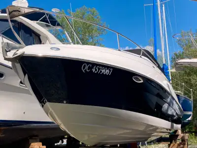 GLASTRON excellente fiabilité, luxueux et confortable. [Possibilité de trailer/quai]. Seulement 480...