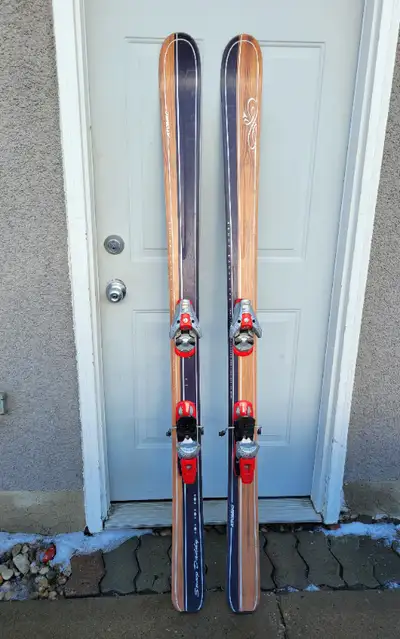 Atomic 174cm Skis with bindings, View more