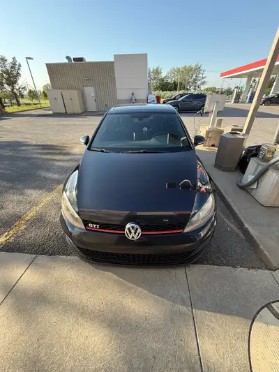 Je vends ma Volkswagen Golf GTI 2015 avec 237 000 km au compteur. Moteur remplacé récemment — le mot...