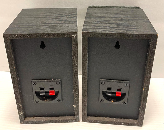 KLH Bookshelf Speakers (A Pair) in Speakers in Guelph - Image 3