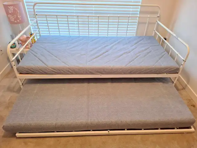 Trundle Bed + 2 twin mattress in Beds & Mattresses in Delta/Surrey/Langley - Image 3