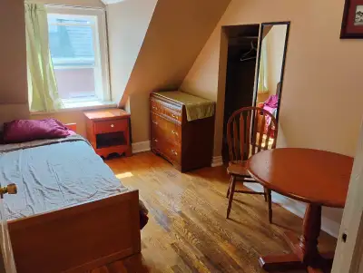 Downtown Halifax room for female students