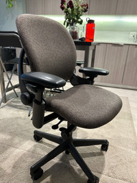 Fully loaded steelcase leap task chair 