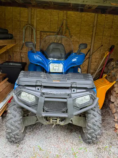 Polaris 550 Sports Man 2014 en très bon état seulement 2000 KM