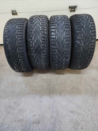 #2459 4 Pneus d'hiver NOKIAN HAKKAPELLITA R2 SUV 245/70R16