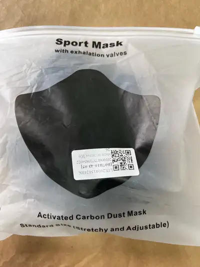 Brand new sport mask with exhalation valves.