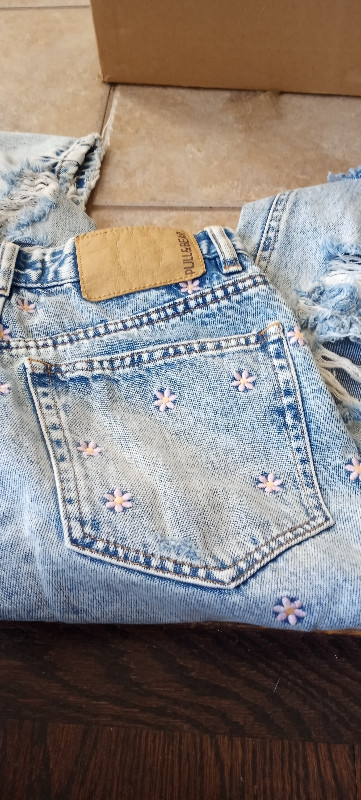 U.K. Denim Jeans - Brand New - Never Worn dans Femmes - Pantalons et shorts  à Ouest de l’Île