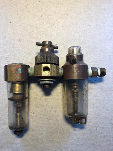 Air compressor regulator with lubrificator and water extractor in Other in Laurentides - Image 2