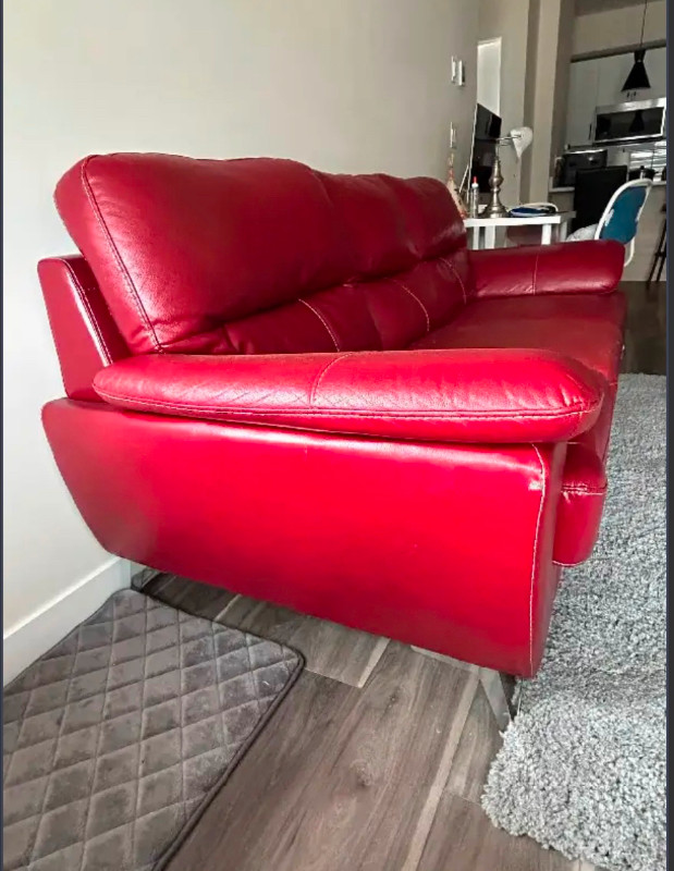 Beautiful red couch in Couches & Futons in Edmonton - Image 3