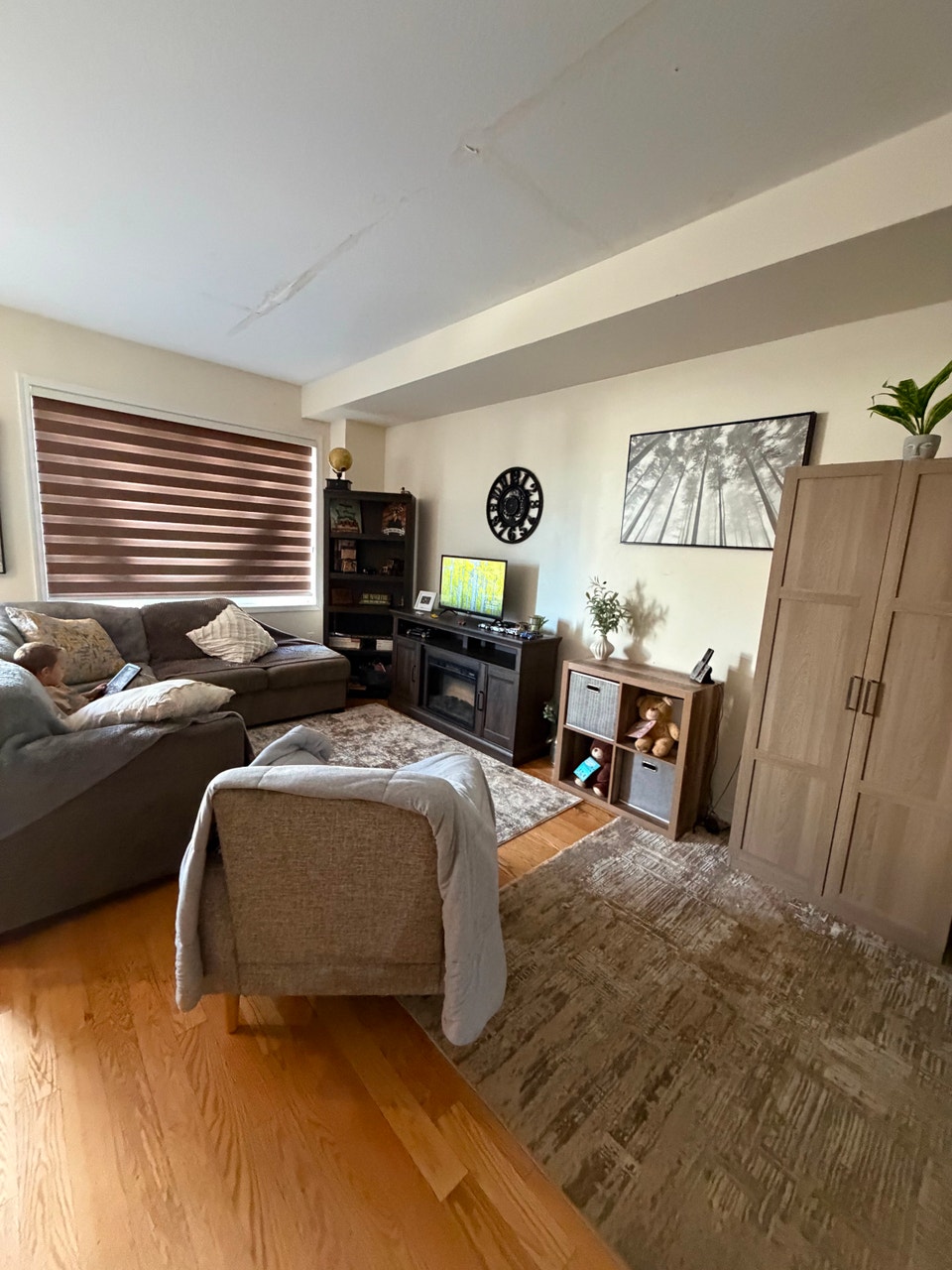 WELL-MAINTAINED 3-BEDROOM TOWNHOUSE FOR LEASE – WEST BRANT 2