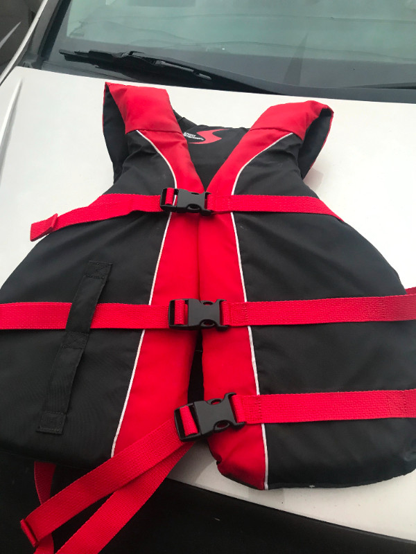 Lifejacket -one kid, one universal in Water Sports in Edmonton - Image 3