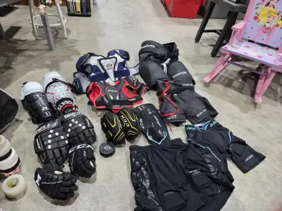 Youth Small/Large Hockey Gear, View more