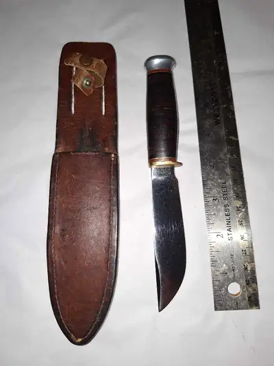 Marbles Gladstone Michigan Never sharpened Pre-50's Amazing condition considering age Sheath has bro...