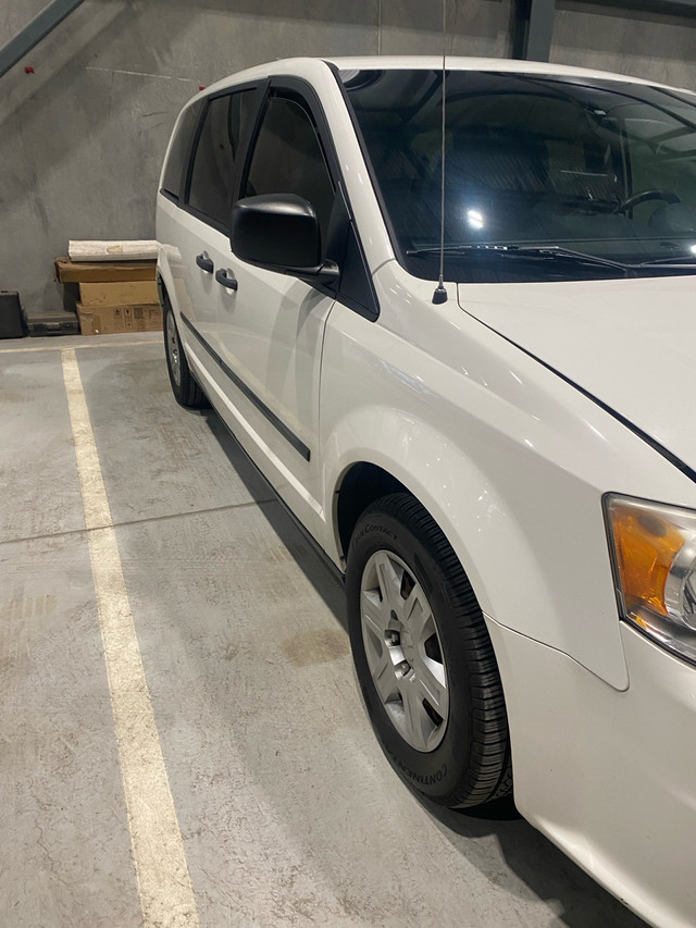 Rush!!! Negotiable!!! Dodge Caravan 2013 in Cars & Trucks in Mississauga / Peel Region - Image 3