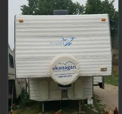 96' Nash 27.5 5th Wheel. 1 slide. All brand new tires. Tiny TLC. Need to downsize.