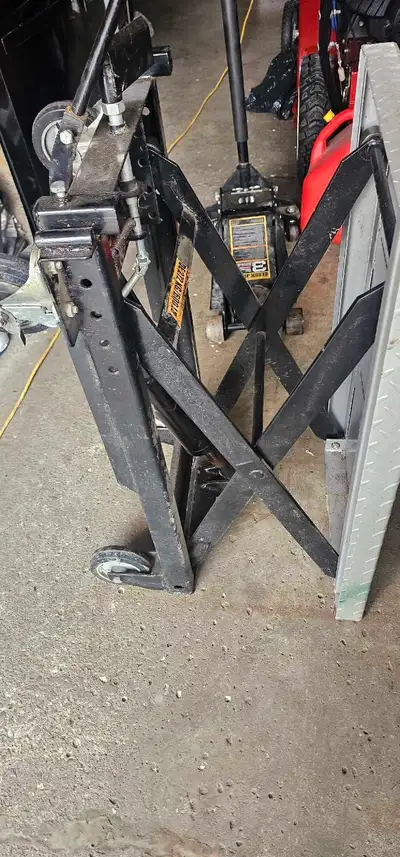 Hydraulic Scissor Lift Table 600 LB Capacity  good for at handym, View more