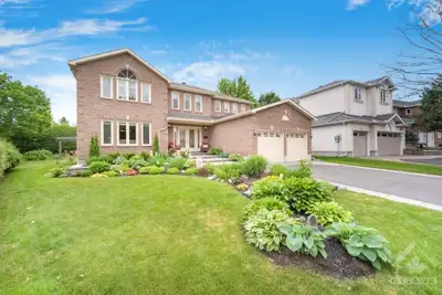*** ALL INCLUSIVE PRIVATE ROOM WITH PRIVATE WASHROOM FOR RENT IN EXCELLENT NIGHBOURHOOD OF KANATA LA...