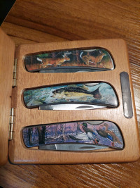 3 Folding Knifes in Wood Display Case