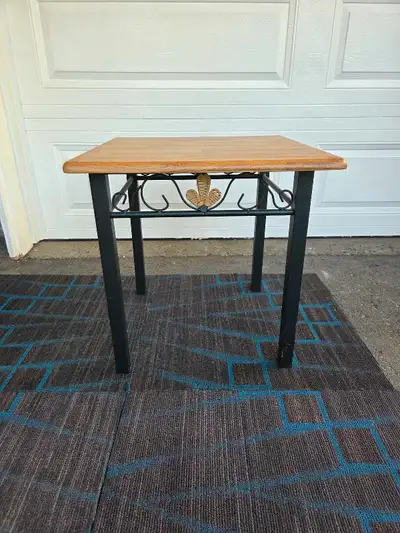 20" x 20 " x 20" Perfect for lounge room in basement or supporting large plants. I used it to hold f...