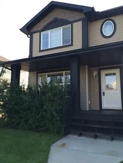 North West Edmonton - 142 St & 149 Ave HOME FOR RENT: Charming, Well Maintained, clean two storey ho...