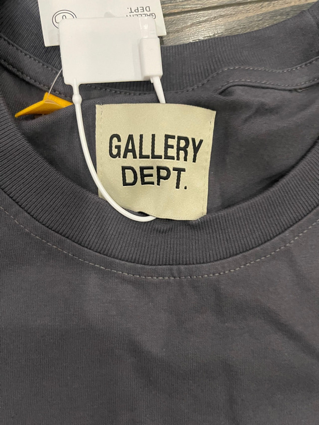 Gallery Dept Logo Tshirt in Men's in Mississauga / Peel Region - Image 3
