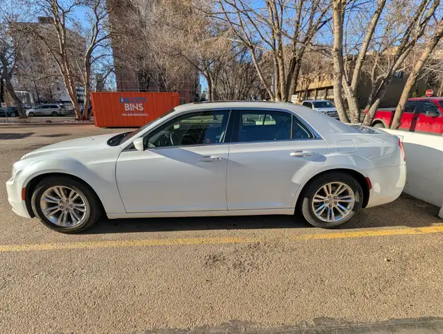2015 Chrysler 300 S590091666442178561